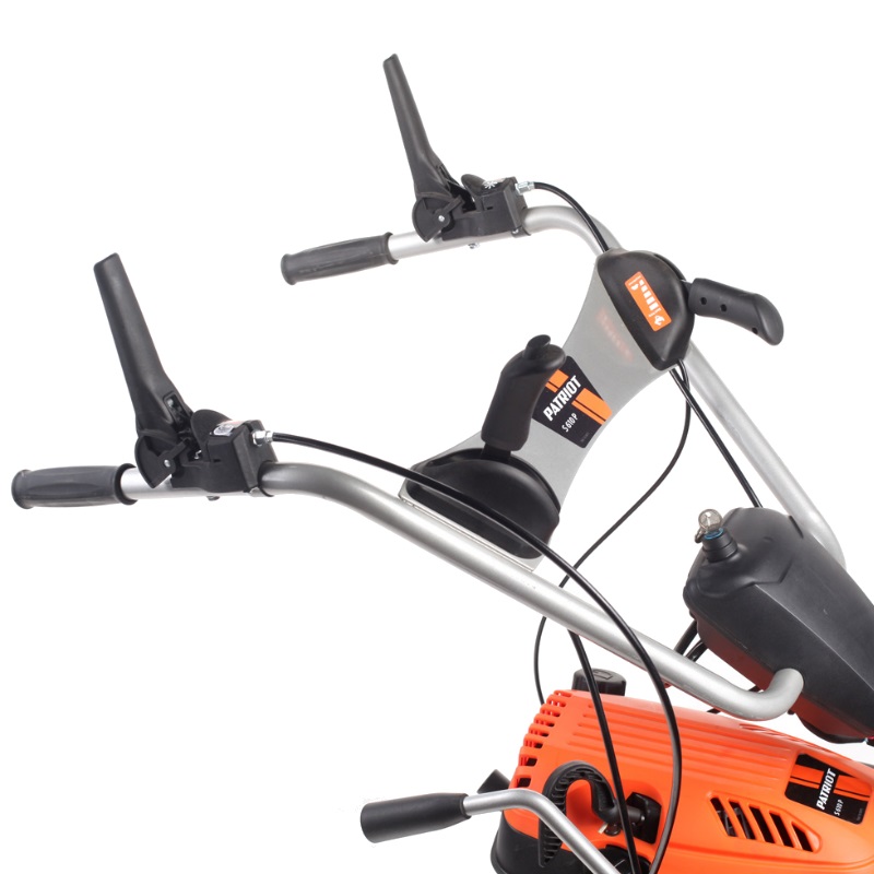 Бензиновая подметальная машина Patriot S 610 P (мощность 5.5 лошадиных сил, ширина 1000 мм, колеса)