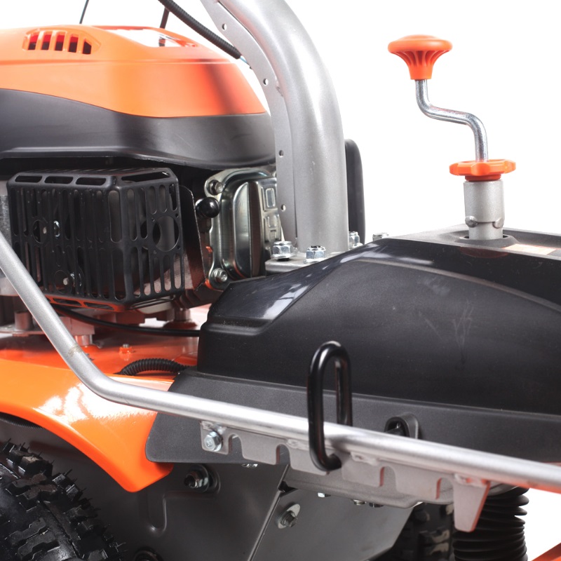 Бензиновая подметальная машина Patriot S 610 P (мощность 5.5 лошадиных сил, ширина 1000 мм, колеса)