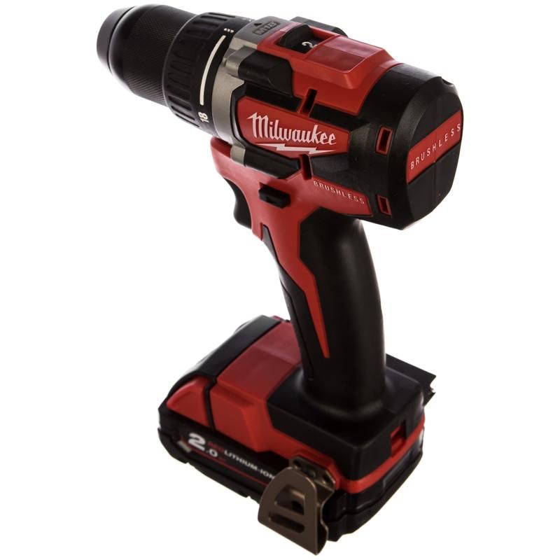 Аккумуляторная дрель-шуруповерт Milwaukee M18 CBLDD-202C 4933464317