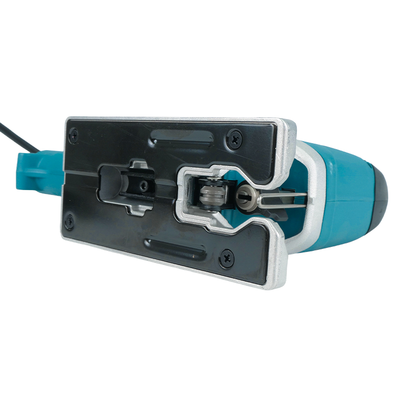 Электрический лобзик Makita JV0600K (650 Вт, маятниковый ход, подключение к пылесосу, быстрая замена оснастки) во Владимире