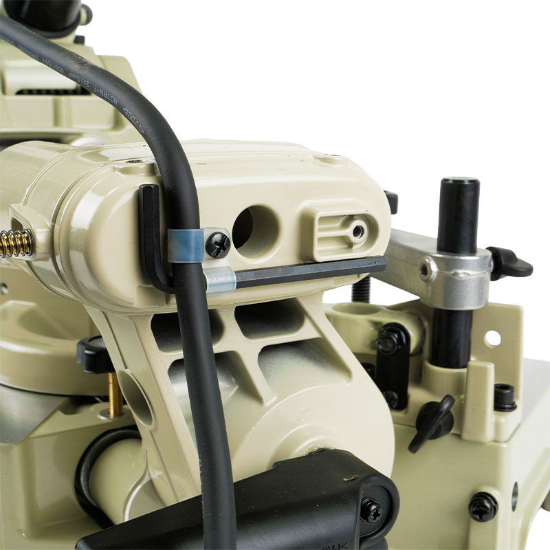Пила торцовочная Makita LS0714N (макс ширина пропила под углом 212/300 мм, вес 12.5 кг, лазерная система) в Костроме