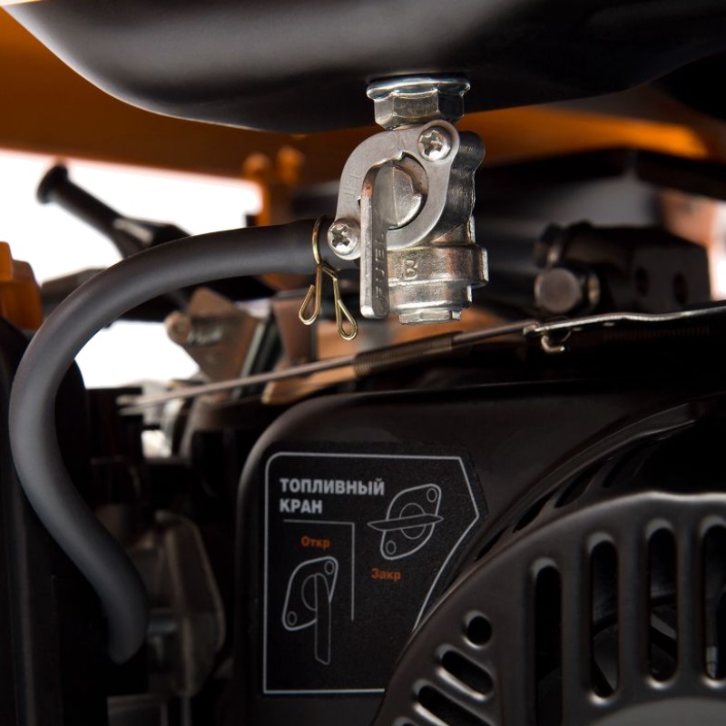 Генератор бензиновый Daewoo GDA 3500 (2.8 кВт, число фаз: 1, 2 розетки 220V)