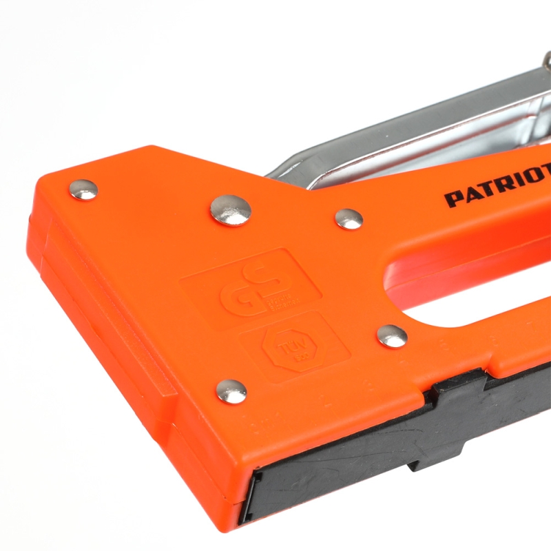 Степлер Patriot SPQ-113 350007504 (пластиковый корпус, скобы тип 53, 4-8мм, 100 скоб в комплекте) в Угличе