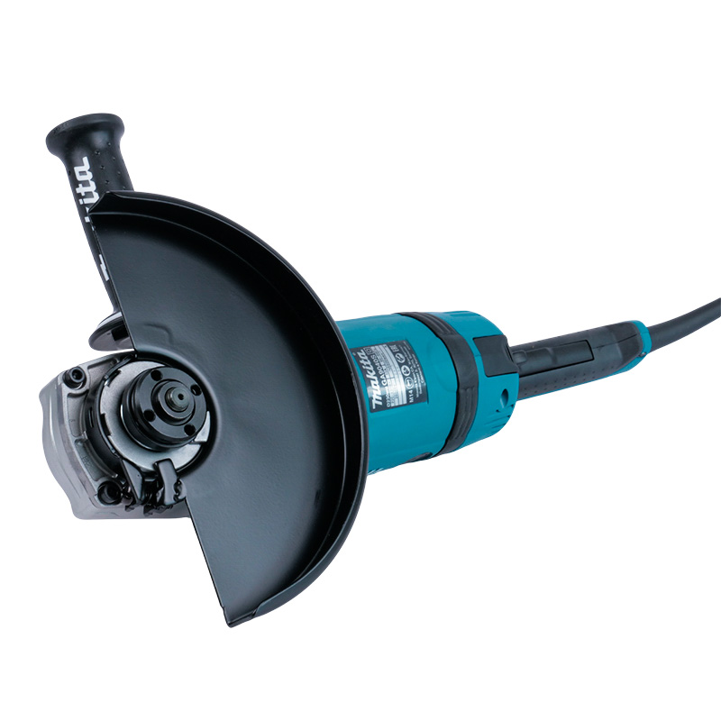 Угловая шлифмашина (болгарка) Makita GA9040SF01, 230 мм, 2600 Вт, плавный пуск в Твери