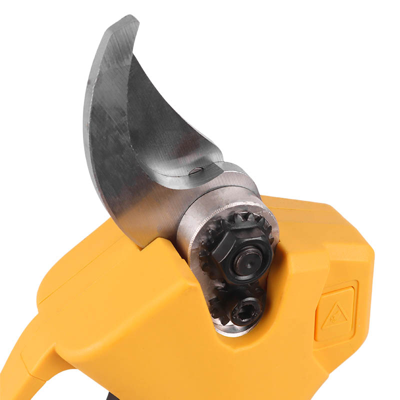 Секатор аккумуляторный садовый Edon APS-21A 28304, до 30мм  в Коврове