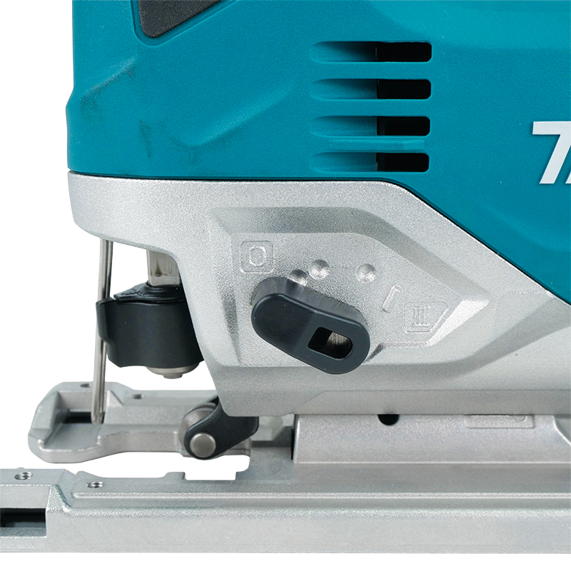 Электрический лобзик Makita JV0600K (650 Вт, маятниковый ход, подключение к пылесосу, быстрая замена оснастки) во Владимире