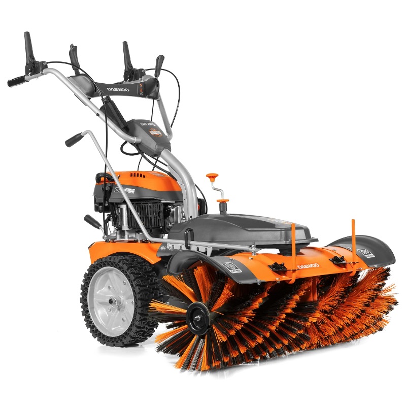 Машина подметальная бензиновая Daewoo DASC 70100E (мощность 7 л.с., вес 86 кг, тяговый привод)