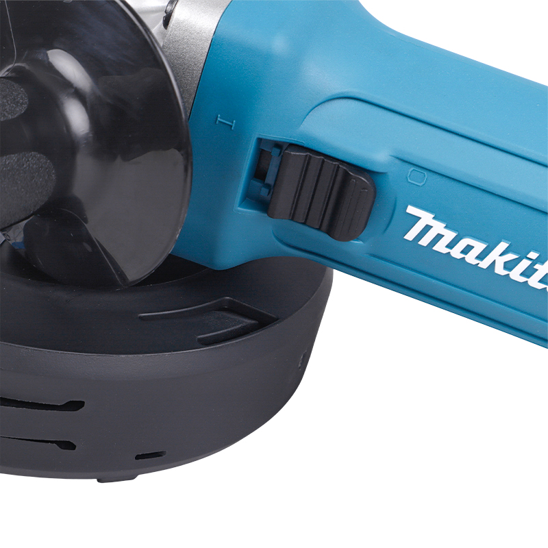 Угловая шлифмашина (болгарка) Makita GA5030RK, 125 мм, 720 Вт, плавный пуск, в кейсе в Коврове