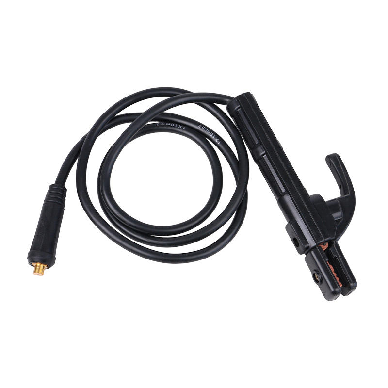 Сварочный полуавтомат Fubag IRMIG 140 SYN LED с горелкой 150А в комплекте