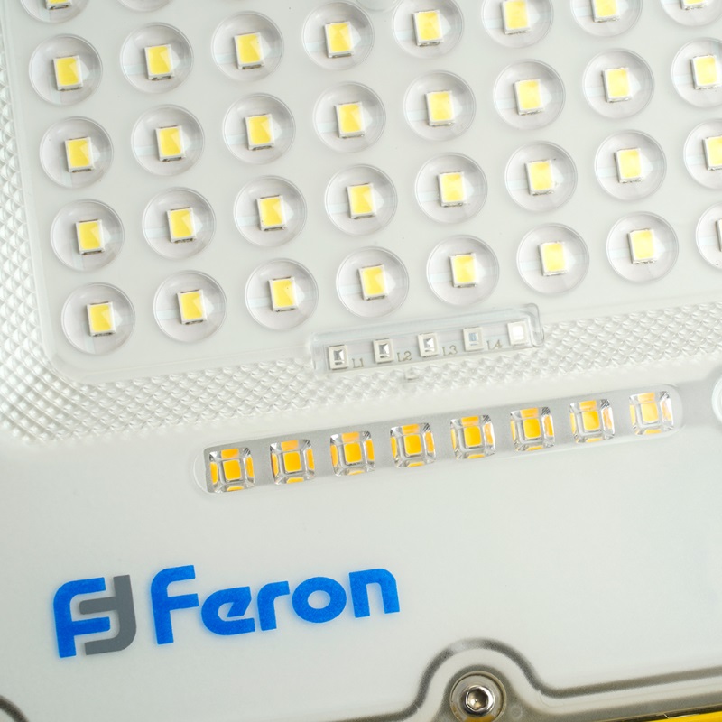 Прожектор светодиодный Feron LL-951 48676 (переносной, с зарядным устройством, 50W, 10Ah, 6400K, IP66) в Коврове