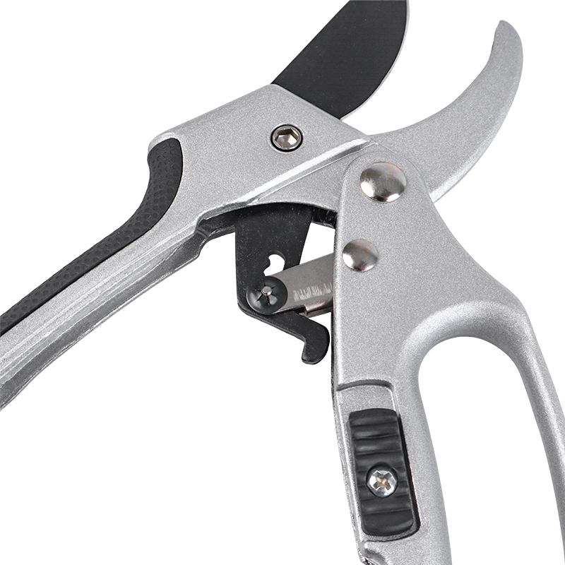 Секатор Polyagro SILVER LUXE 7592330, с храповым механизмом  в Ярославле