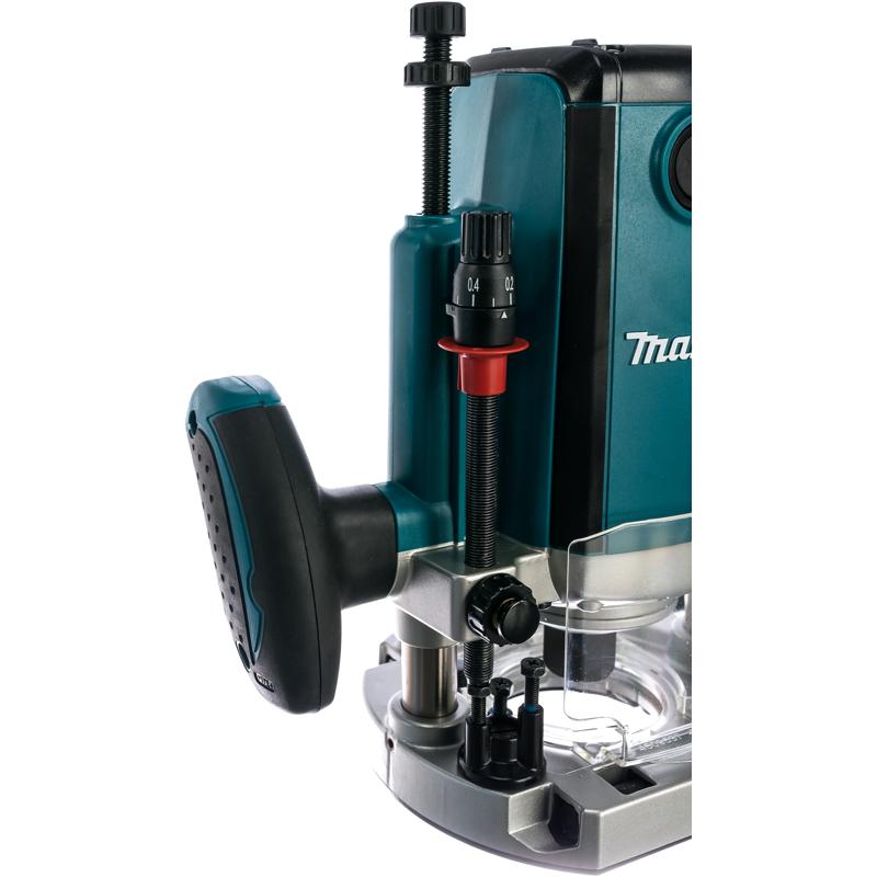 Фрезер Makita RP 2300 FC (универсальный тип, блокировка шпинделя, подсветка рабочей зоны, с оснасткой, коробка) в Иваново