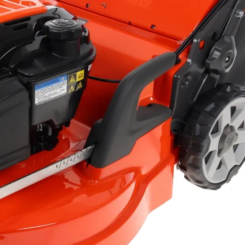 Газонокосилка бензиновая Husqvarna LC 253S, 3,2 л.с., ширина скашивания 53 см, самоходная, 9670693-01