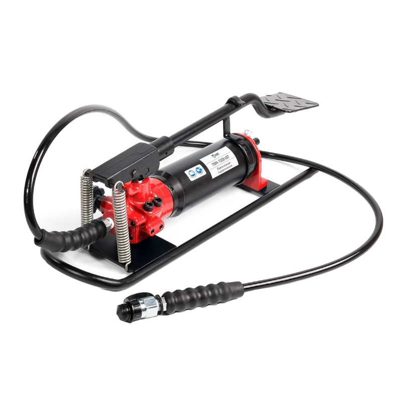 Помпа гидравлическая ножная КВТ ПМН-7008 69289 серия ПРОФИ 24662₽