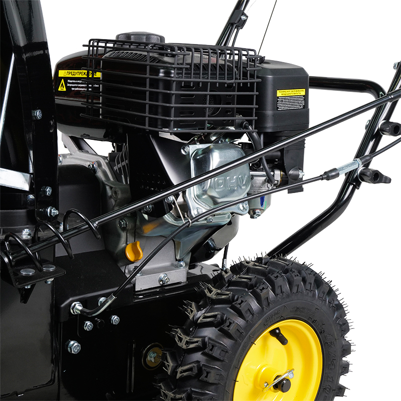 Самоходный бензиновый снегоуборщик Champion ST556 (ширина захвата 56 см, мощность двигателя 5.5 л. с.)