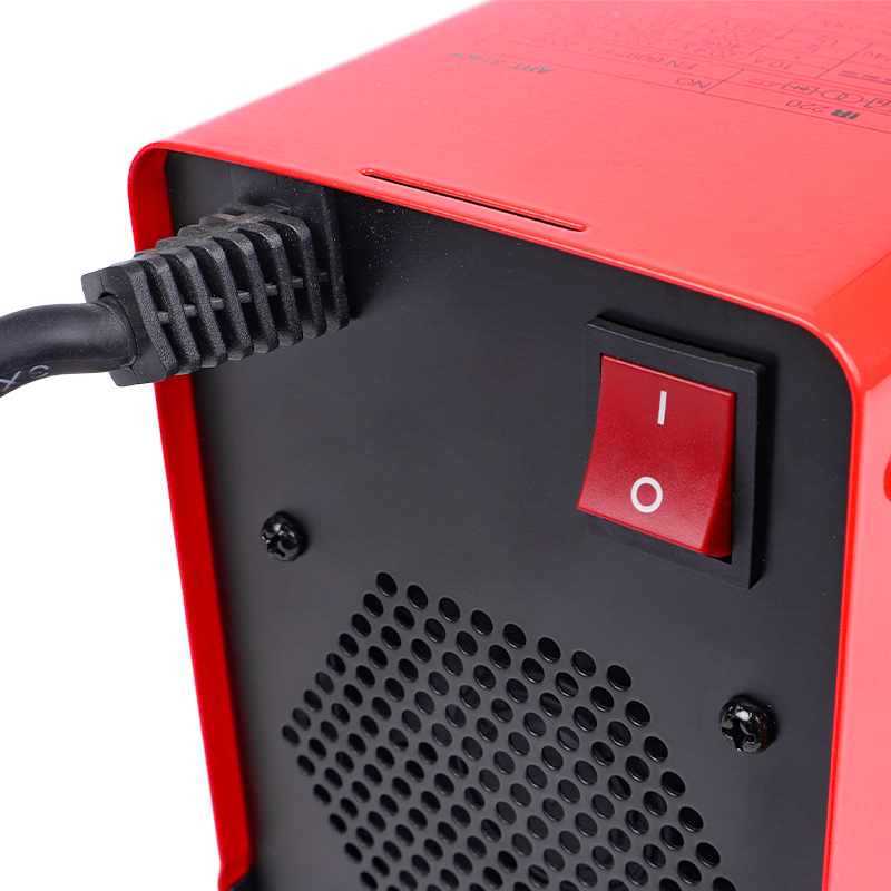 Сварочный инвертор Fubag IR 220 31404 ток 220 А вес 45кг