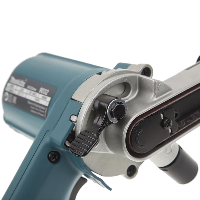 Шлифмашина ленточная сетевая Makita 9032 (мини, скорость 1700 м/мин, набор аксессуаров) в Туле