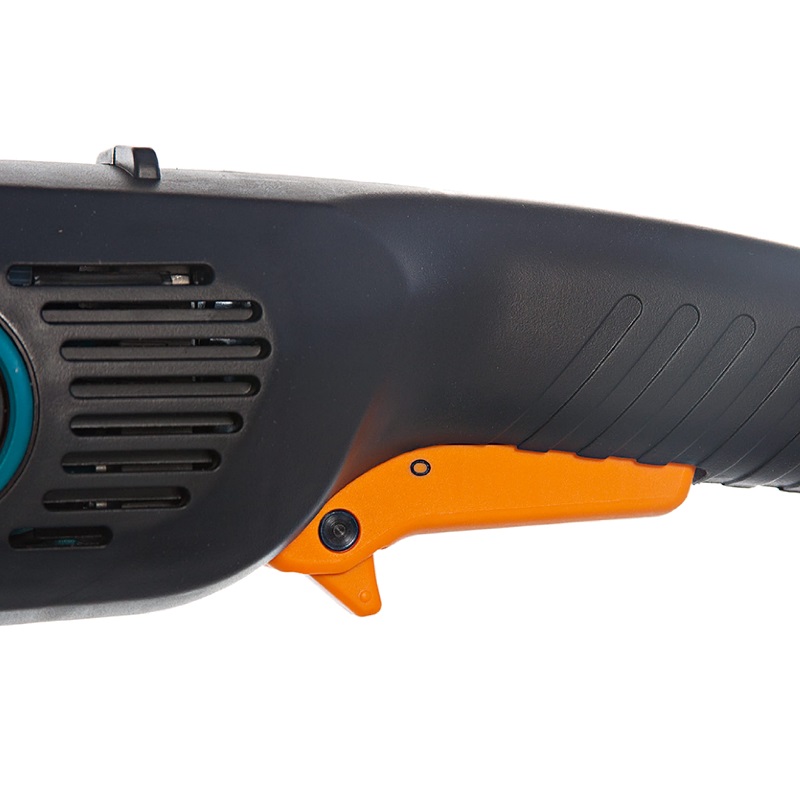 Угловая шлифмашина (болгарка) Makita GA7010C, 180 мм, 2000 Вт, плавный пуск в Череповце