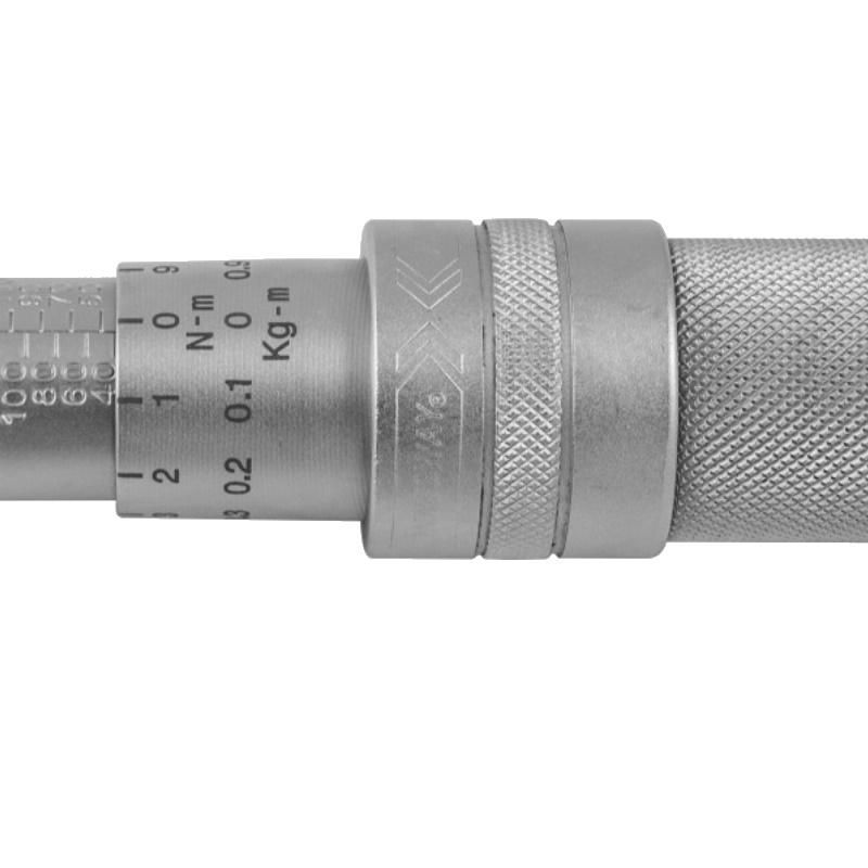 Динамометрический ключ Jonnesway T04080, 3/8", 20-110 HM