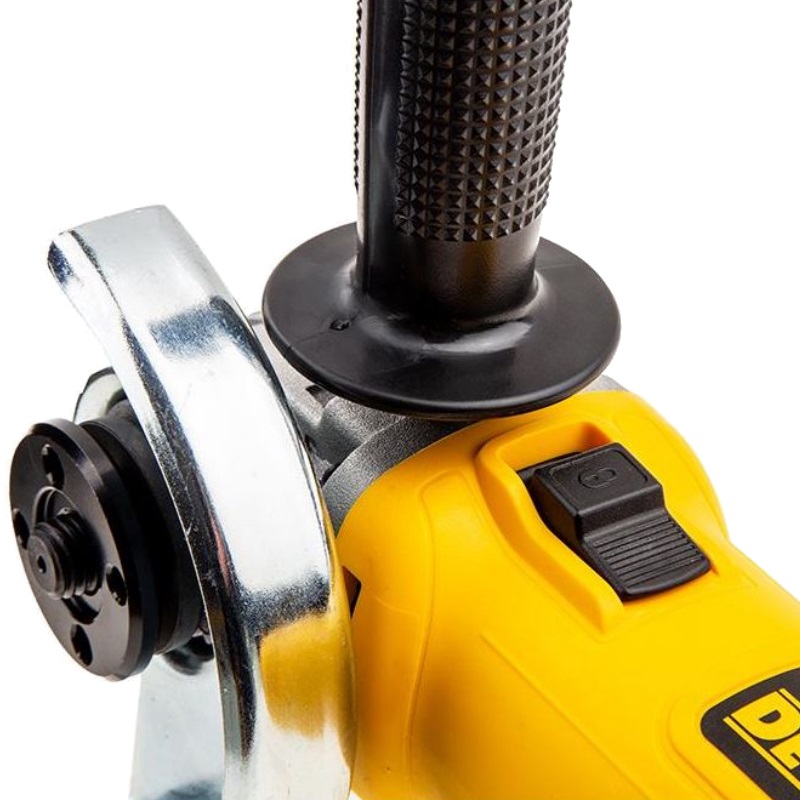 Угловая шлифмашина (болгарка) DeWalt DWE4150, 115 мм, 730 Вт в Твери