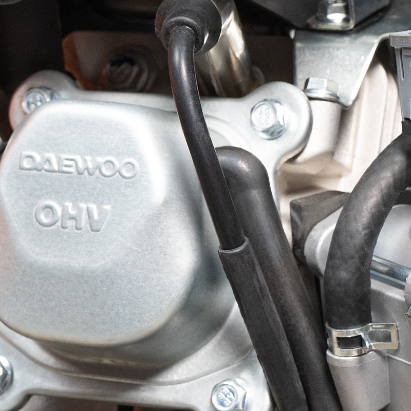 Снегоуборщик бензиновый Daewoo DAST 1080 EFI, 13 л.с, 310 см3, ширина уборки 77 см, выброс снега 16 м в Туле