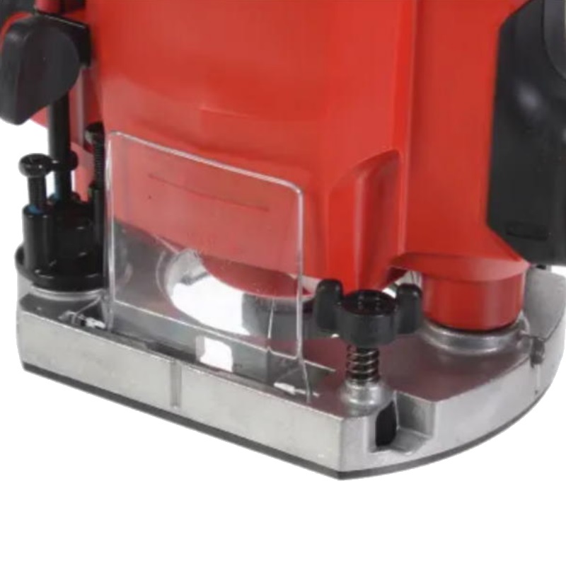 Фрезер Makita M3601 (900 Вт, 27000 об/м, ход 35 мм, цанга 6\8 мм) в Иваново