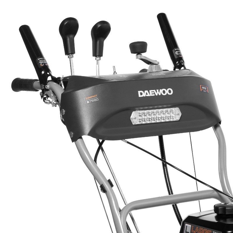 Снегоуборщик бензиновый гусеничный Daewoo S 7560 в Костроме