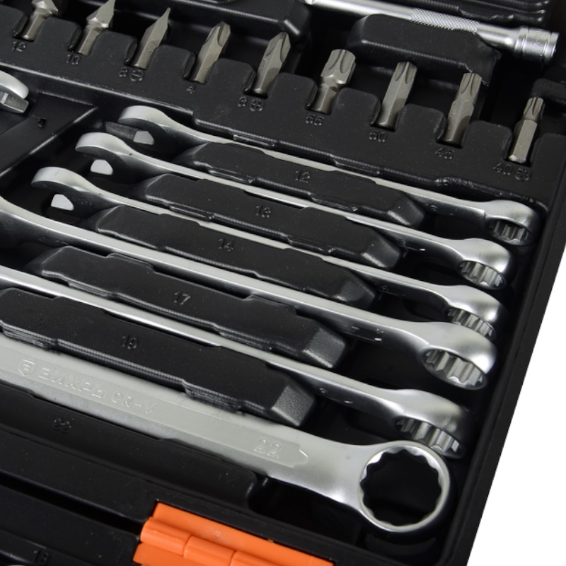 Набор инструментов Вихрь 73/6/7/3, CrV, 1/2", 1/4", 82 предмета