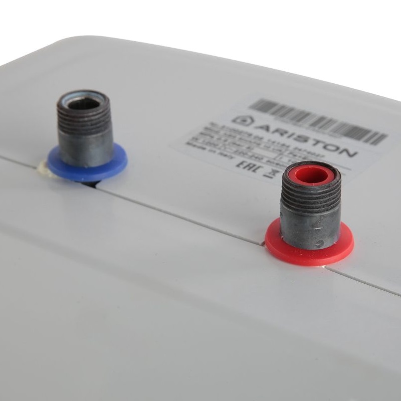 Маленький водонагреватель на кухню под мойку Ariston ABS Shape 10 UR
