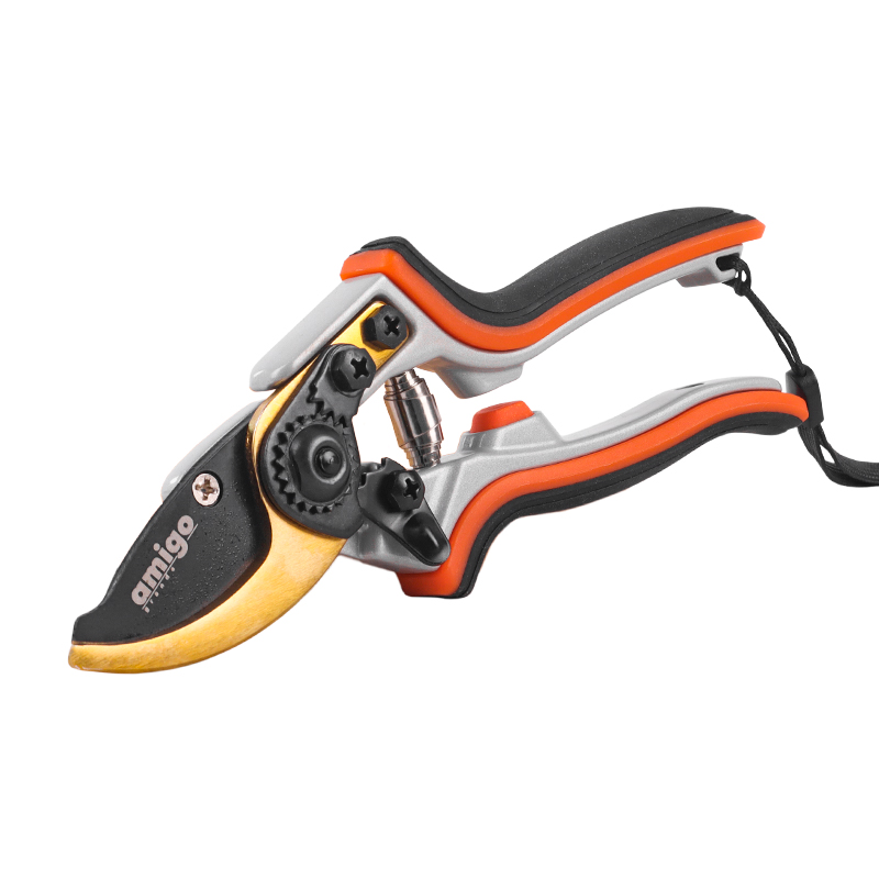 Секатор плоскостной Amigo 76406 оранжевый цвет пружинный привод максимальный диаметр реза 20 мм 1236₽