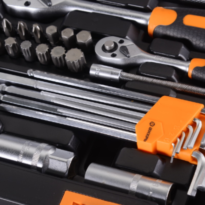 Набор инструментов Вихрь 73/6/7/9, 1/2", 1/4", CrV, в кейсе, 151 предметов