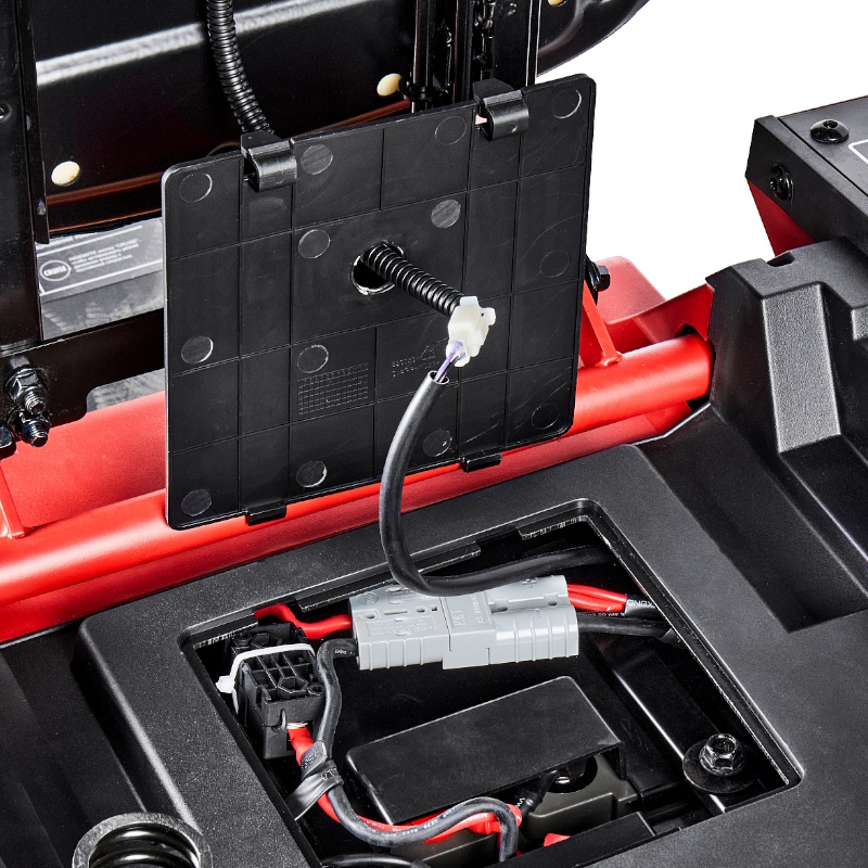 Газонокосилка аккумуляторная Elitech МА 4892 (E1610.005.00) 210454, сиденье, 48В, 75Ач