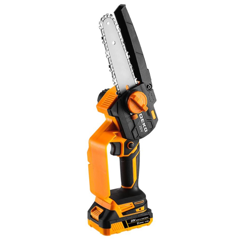 Пила цепная аккумуляторная Deko DKCHS 20-6 PRO 083-2012, 4" и 6", 20В, 2x2.2Ач, 2 шины и 2 цепи в кейсе в Вологде