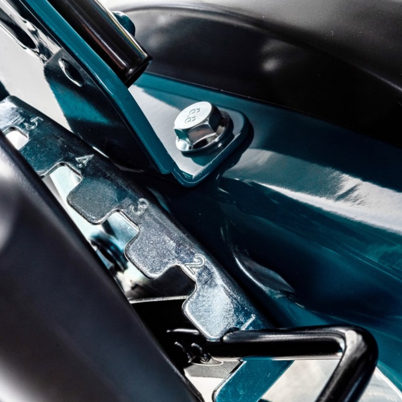 Газонокосилка бензиновая Makita PLM5121N2, 3,53 л.с., ширина скашивания 51 см, самоходная в Туле