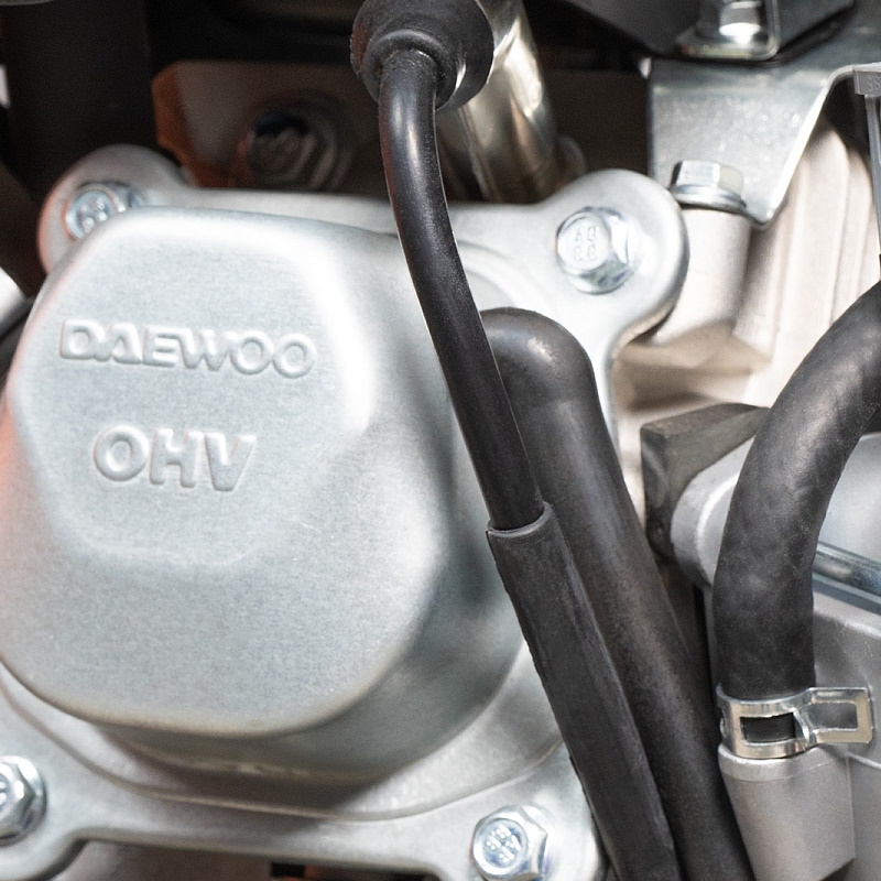Снегоуборщик бензиновый Daewoo DAST 1590 EFI, 13 л.с., 310 см3, ширина уборки 88 см, выброс снега 16 м в Муроме