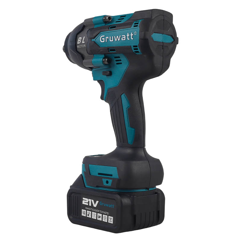 Бесщеточный ударный гайковерт Gruwatt DBL11, 700 Нм, 21v (под Makita LXT), 4Ah аккумулятор 2 шт, головка 19 мм, кейс в Кинешме