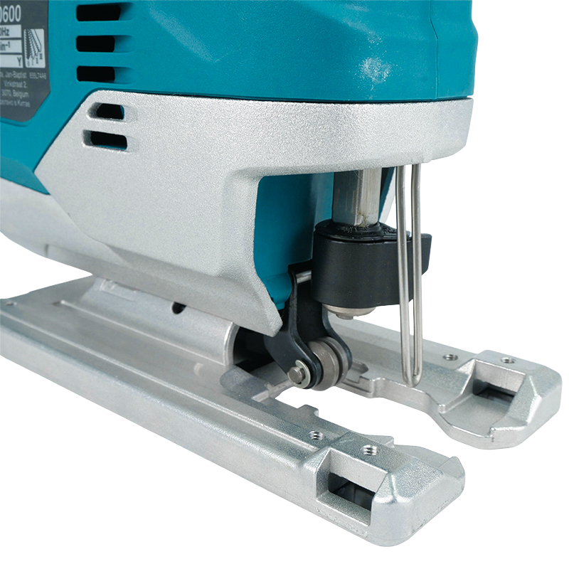 Электрический лобзик Makita JV0600K (650 Вт, маятниковый ход, подключение к пылесосу, быстрая замена оснастки) во Владимире