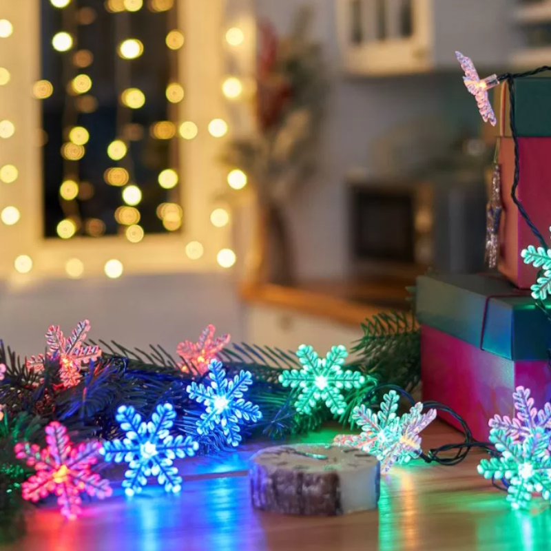 Гирлянда светодиодная Neon-Night "Снежинки" 303-065 1250840, 4.4 м, 30 LED, мульти, 4 Вт, IP 20, с контроллером в Твери