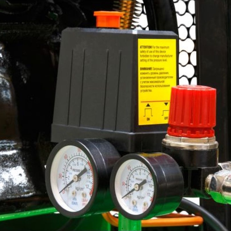 Компрессор ременной Eco AE-705-B1