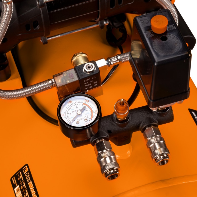 Компрессор безмасляный FoxWeld AERO 750/150F 9987
