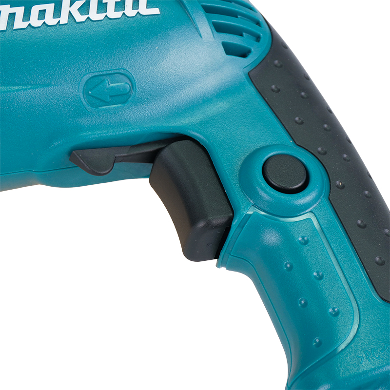 Сетевая дрель Makita 6413 безударный тип мощность 450 Вт максимальный диаметр сверления металла 10 мм