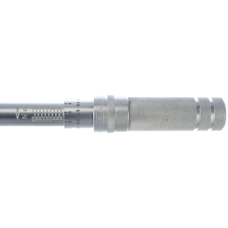 Динамометрический ключ Jonnesway T04150, посадочный квадрат 1/2", момент затяжки 42-210 Нм, длина 470 мм