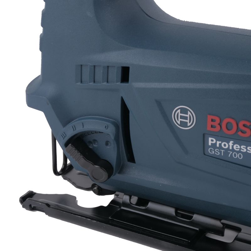 Сетевой лобзик Bosch GST 700 0.601.2A7.020 (мощность 500 Вт, маятниковый ход, вес инструмента 2,1 кг) в Нижнем Новгороде