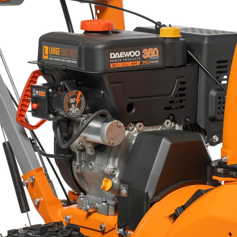 Гусеничный снегоуборщик на бензине с высокой маневренностью Daewoo DAST 1370 (ширина захвата 67 см, мощность 13 л.с.) в Муроме
