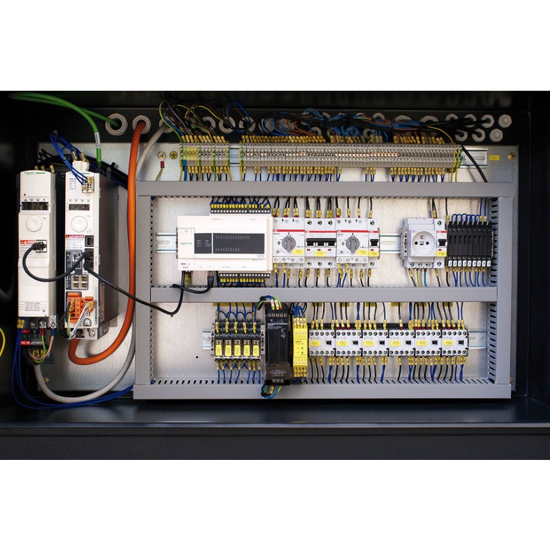 Автоматический двухколонный ленточнопильный станок Pilous ARG 300 DCT CF-NC Servo Automat
