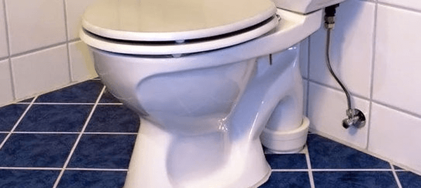 Унитаз с вертикальным выпуском