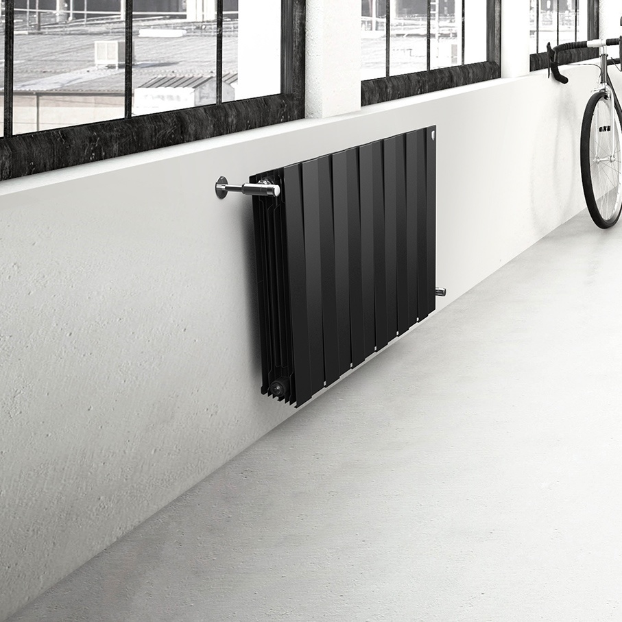 Биметаллический радиатор отопления (батарея), черный