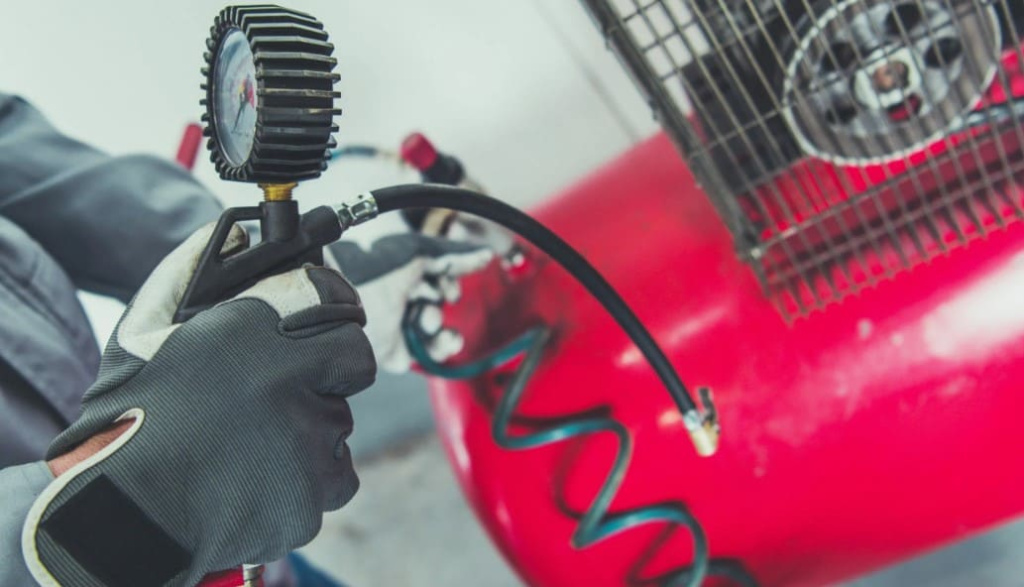 испозование компрессора в гараже