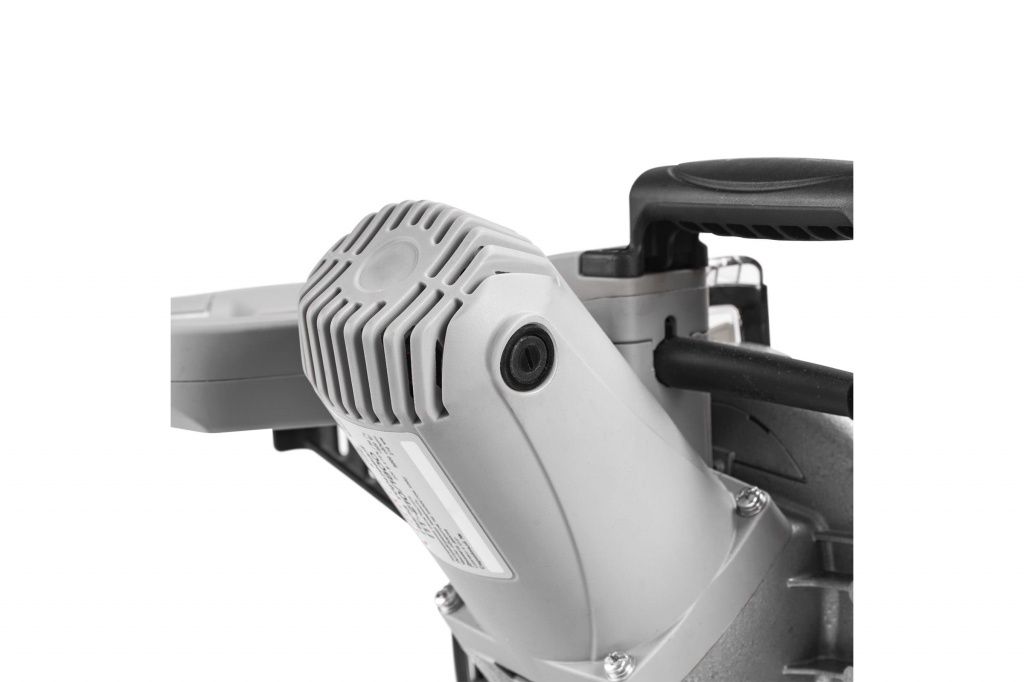 хорошая торцовочная пила с протяжкой обязательно имеет защиту от перегрева