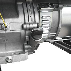 Однофазный бензиновый генератор Huter DY6500L (5 кВт, 4-х тактный двигатель, ручной запуск)